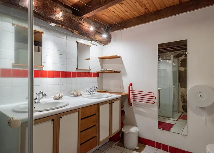 Dom wakacyjny De Chapeleche Chataigniers 7 P Gluiras